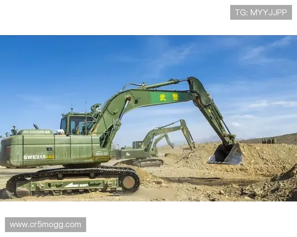 挖掘机机场跑道弹坑修复演练